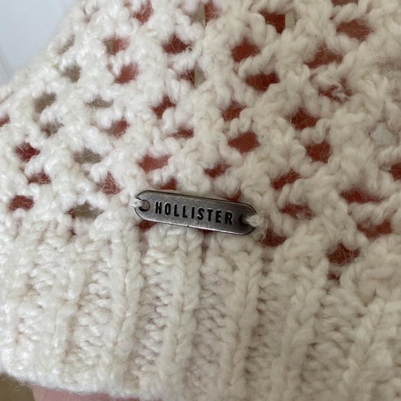 Hollister white/cream sweater. Size XS - Picture 2 of 4